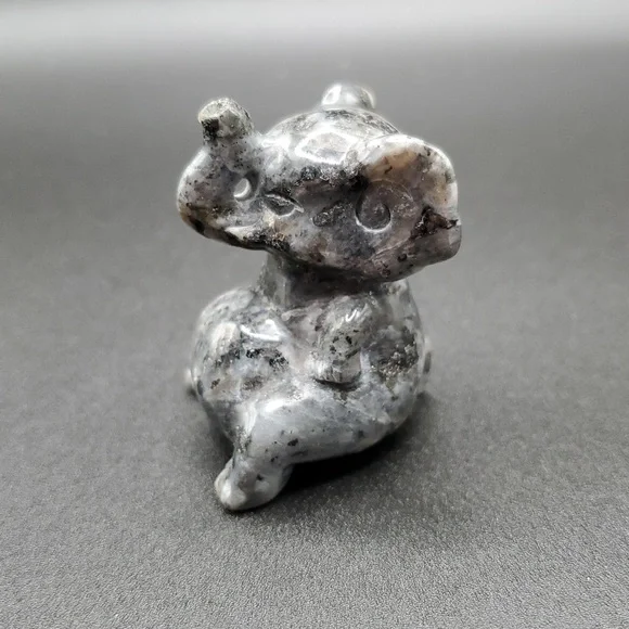 Black Rultilated Quartz Elephant 🐘 - Picture 3 of 5